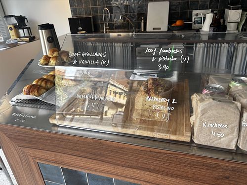 Tartas veganas (v)  at El Slo cafe in Catalunya