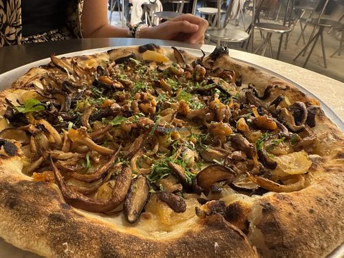 Pizza Vegan (no vegancheese option)  at Lupita Pizzaria Alvalade in Lisboa