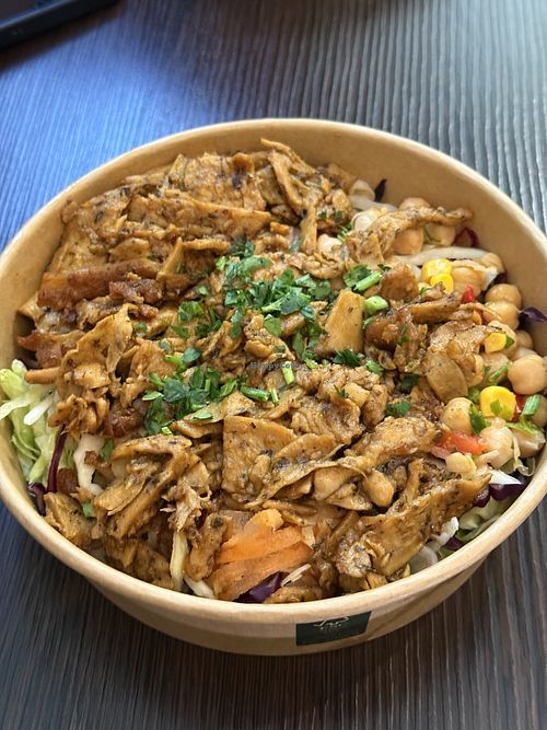 Vegan “chicken” bowl  at Kwiki - gourmet streetfood in Wien