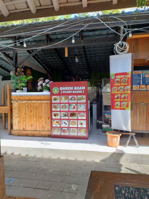 Queen Bean at Queen Bean in Legian