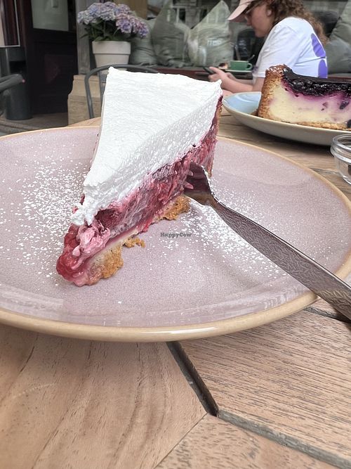 Vegan raspberry cloud cake   at Café Matschka in Sachsen
