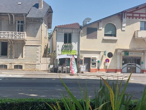 Vitrine at PATATI & PATATA in Nouvelle-aquitaine