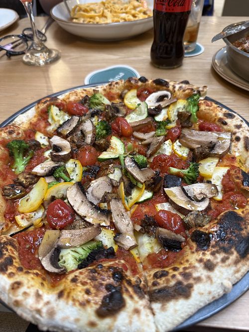 Pizza primavera with no cheese  at Stellina in Cundinamarca