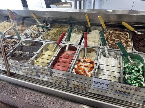 Vegan strawberry & lemon  at Bar Gelateria baradero in Toscana