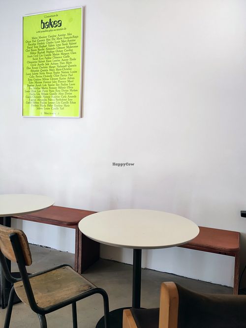 Eat-in space at Bakea in Paris