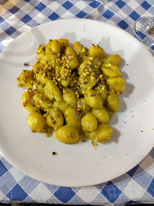 Gnocchi mit Pesto at Ristorante Alfredo in Lazio