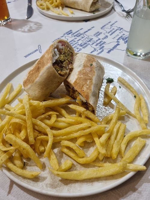 Falafel pita with fries at Mediterranean Delights Seafood Bar & Grill
Μεντιτεράνεαν Ντιλάιτς Σίφουντ Μπαρ & Γκριλ in λειβαδιά