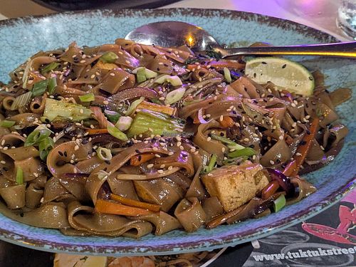 Drunken noodles with tofu at Tuk Tuk Asian Street Food in Canarias