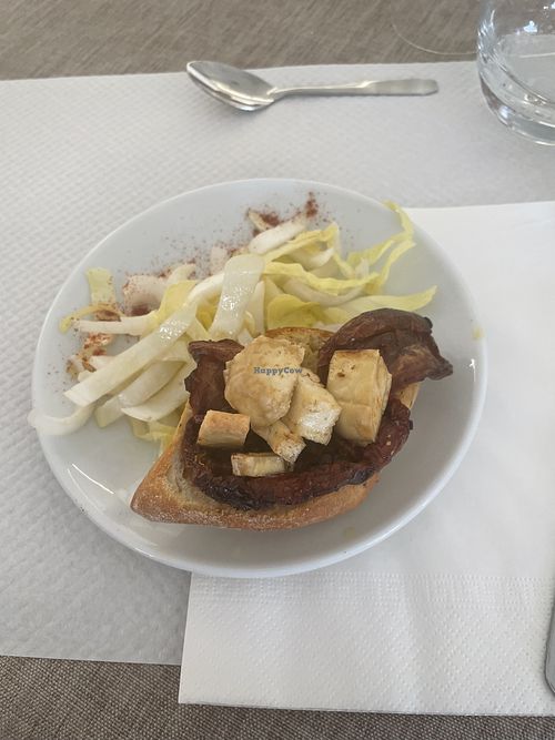 Vegan starter  at Centre d‘hébergement de l‘Observatoire in Occitanie