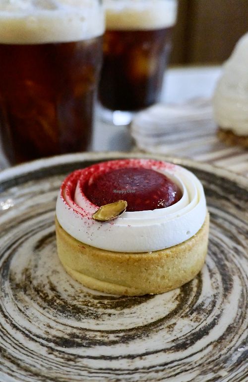 Raspberry/Pistachio at Les Artizans Coffee and Flower in Paris