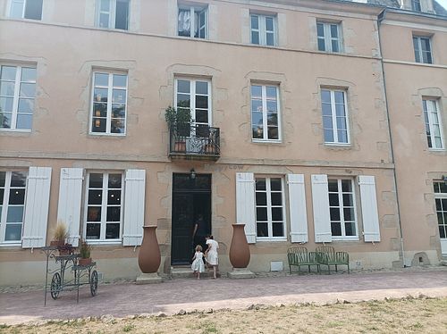 Entrée du restaurant at Maison Patte Noire "1 lieu, 2 restaurants" in Pays De La Loire