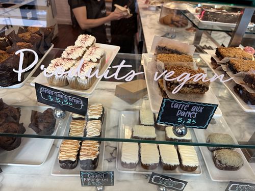 Lemon-cranberry square and date square  at Cookie Stéfanie in Montreal