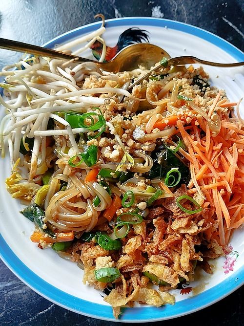 Vegan pad Thai at Nati Thaï Street Food in Nivelles