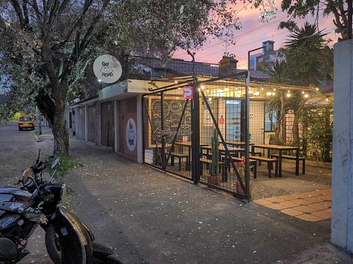 Outdoor Seating at Go! Momo Dumplings in Pichincha
