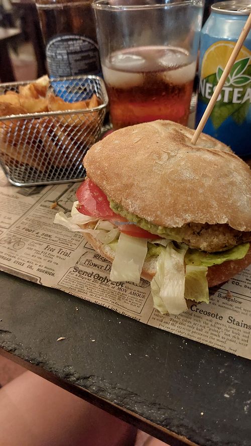 "La protegida" veggie (vegan) burger at Bar Martín Fierro in Comunidad Valenciana