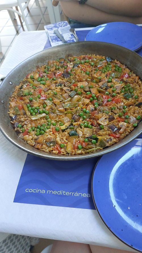 Vegan paella at Restaurante Arrocería Són de Mar in Comunidad Valenciana