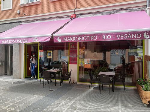 Outside at Baratza Kafea in Pamplona