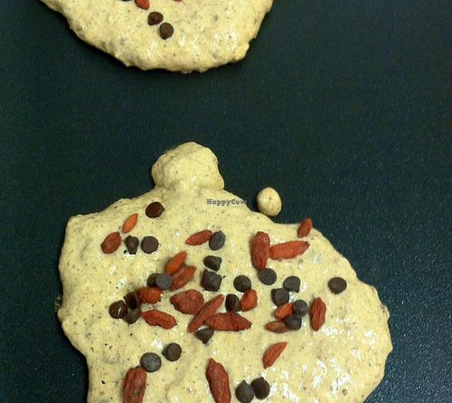 You can design any type of vegan pancakes you want! These have goji berries and chocolate chip. All pancakes are made with Iss' Magic Mixes and sprouted grain flour-gluten free flour available upon request at Iss' Magic Mixes Oatmeal Cafe in Mesa