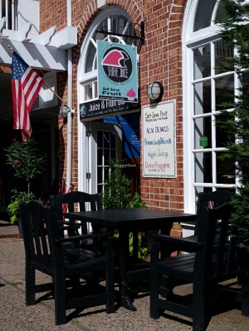 storefront at Shore Juice in Stone Harbor