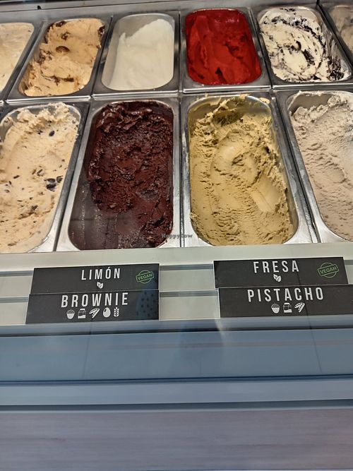 Vegan flavours at Gelateria Capri Santa Ponça in Mallorca