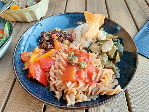 Vegane Linsen-Bowl at Das Merlin in Baden-württemberg