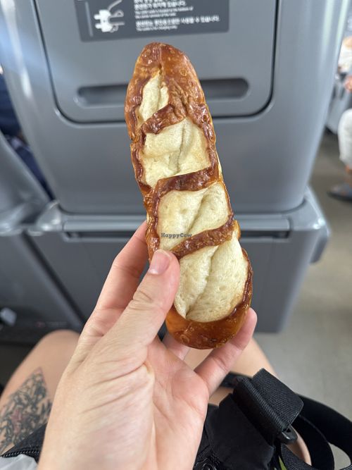 got this pretzel thing  at Jinny Bakery Bexco - 지니베이커리 벡스코점 in Busan