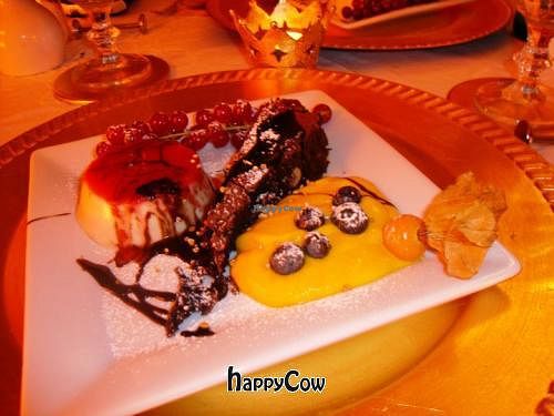 black pepper chocolate tart, mango mousse, almond pannacotta at Vegelangelo in Munich