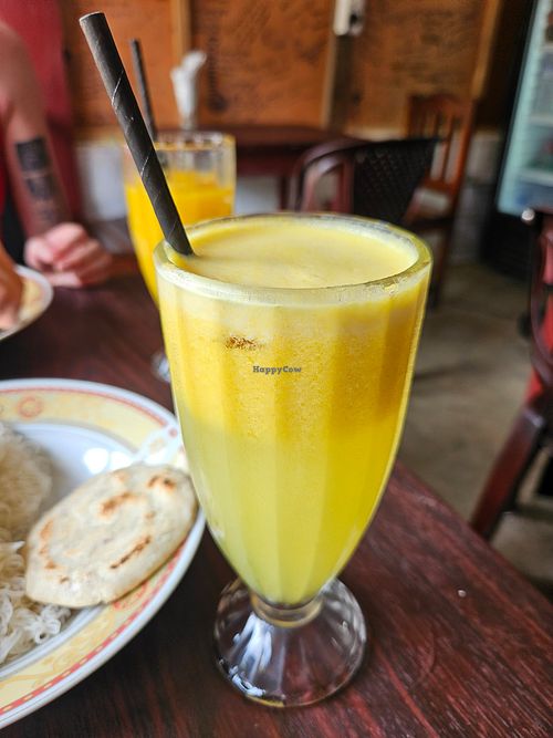Passion fruit juice at Saai Sayan in Eastern Province
