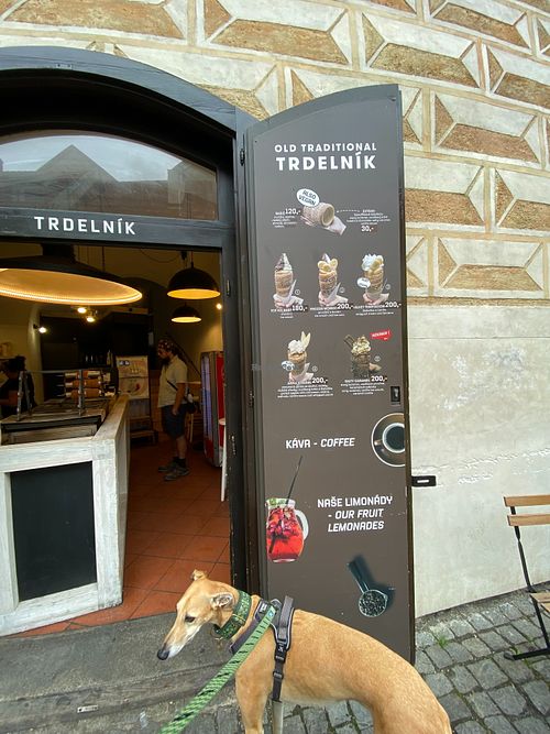 menu with 2 vegan options, banana or apple strusel.  at Trdelník in Hlavní Město Praha