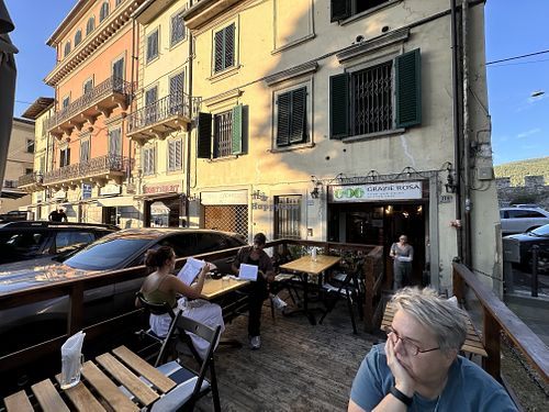 The outdoor terracee  at Paninoteca Grazie Rosa in Toscana