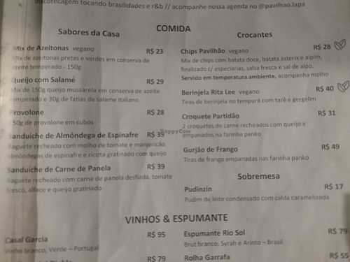 Cardápio. É um bar que tem no geral poucas opções de comida. Mas tem opções veganas e estão sinalizadas no cardápio. at Pavilhão Lapa in Rio De Janeiro