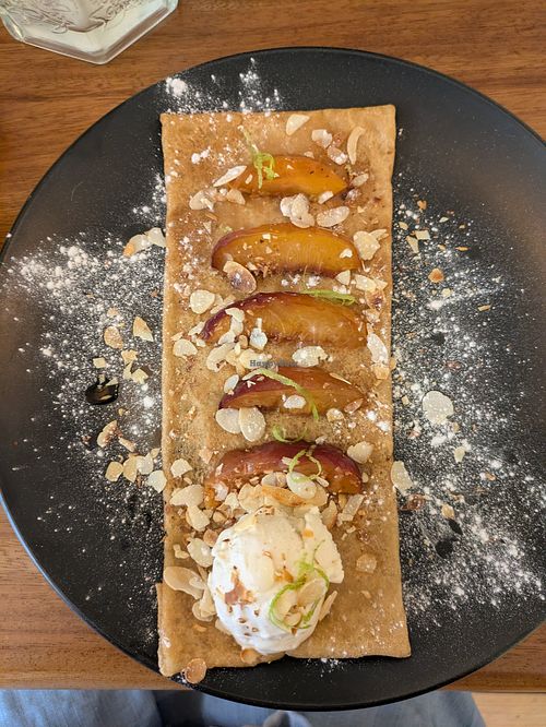 Pêché Mignon (vegan version) at Oh Crepe in Utrecht