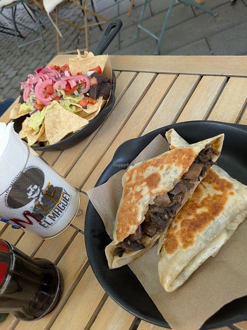 veganized nachos & chimichanga at EL Magüey in Județul Timiș