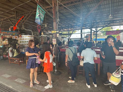 Stall location at J.Noun Pad Thai in Ratchaburi