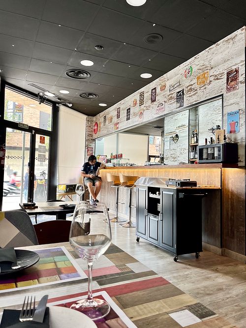 The interior at Basilico Restaurant Pizzería in Oviedo