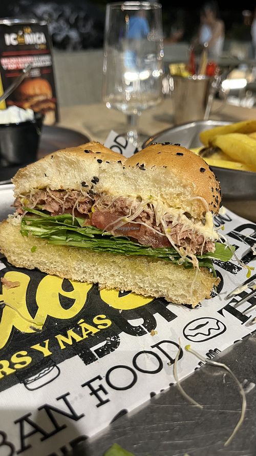 Dedos Vegan No Beef Burguer  at Dedos X-sur | Burgers & Casual Dining in Canarias