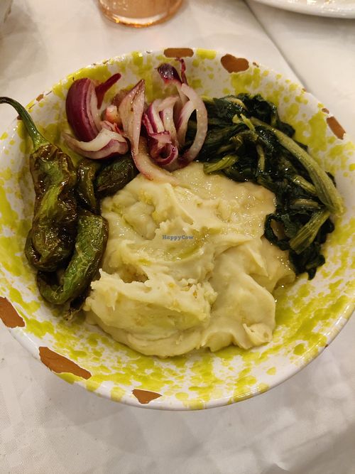 Fave e foglie at Casa Lacorte in Puglia