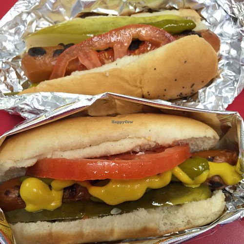 veggie dogs at Valpo Viennas in Valparaiso