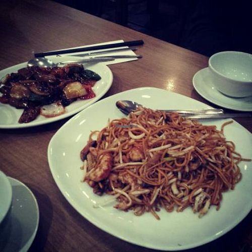 Vegan starter and main at Rumours Kopitiam in Glasgow