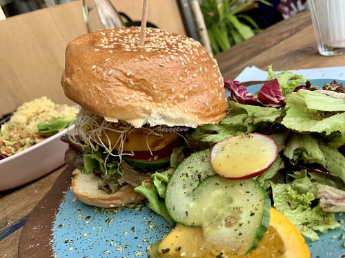 burger at Moehren Milieu Eco Cafe in Mainz