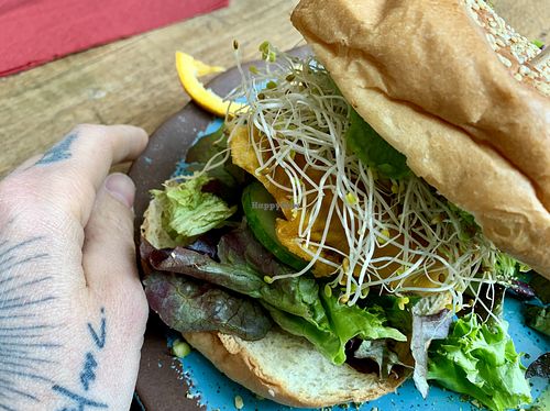 burger w/ beyond meat patty — garlic free at Moehren Milieu Eco Cafe in Mainz