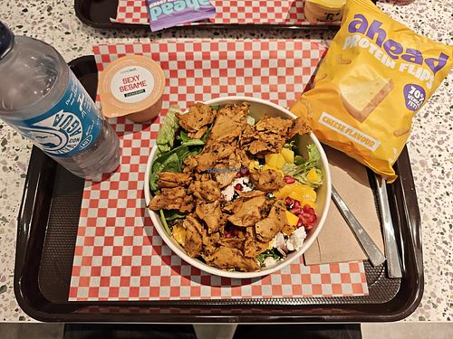 Mango Fire mit vegan Chicken at Compleat Köln Belgisches Viertel I Gesundes Essen & Catering in Nordrhein-westfalen