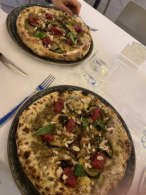 Pizza vegana  at ristorante pizzeria - Materie prime in Sicilia