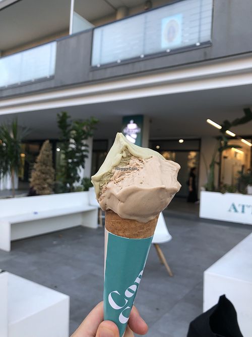 Nocciola e pistacchio   at Attimi - dolci e gelati in Campania