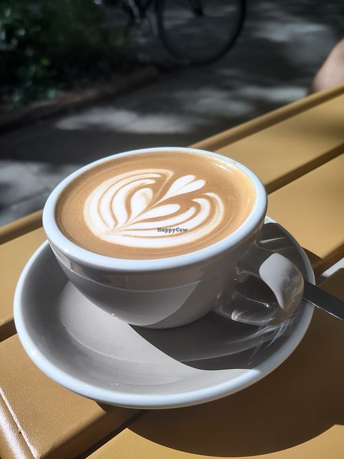 Oat flat white at Southbank Specialty Coffee in Munich