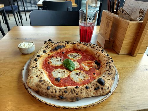 Vegan Pizza Margarita with Ajoli Dip. at 60 Seconds to Napoli in Duisburg