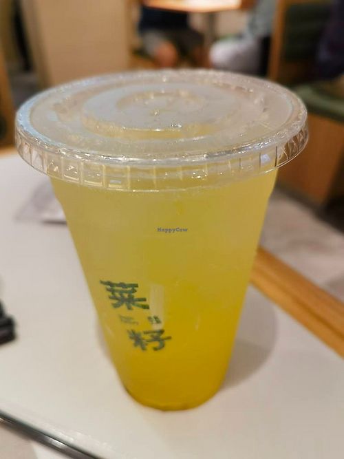 Passion Fruit and Pineapple Juice 百香果鳳梨果汁 (Photo by Amy Chan) at Veggie Factory (菜籽素食工房) - Amoy Plaza in Kowloon