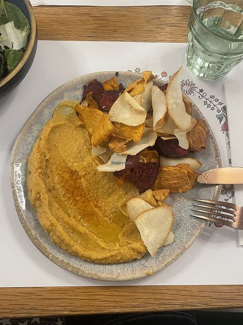 Hummus  at La Terraza Miró in Catalunya