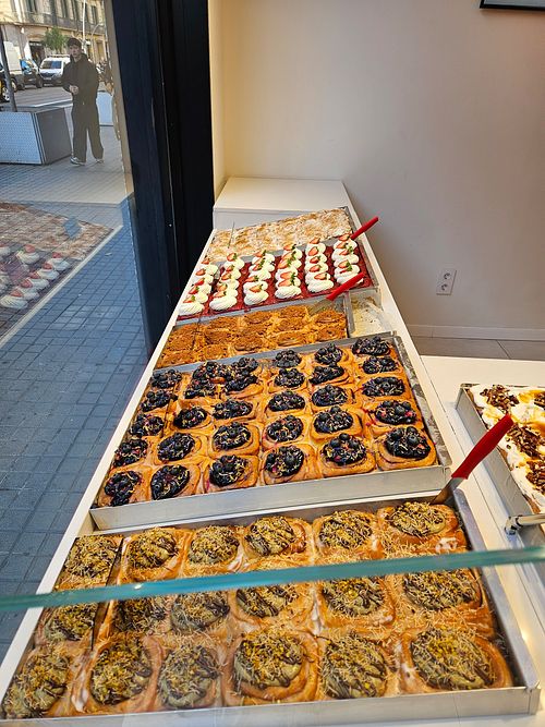  at Lushé | Cinnamon Rolls Barcelona in Cataluña