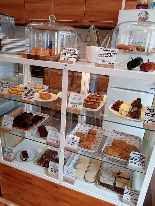 Bakes include 6 vegan or df options today at The Kitchen Table in Dundee